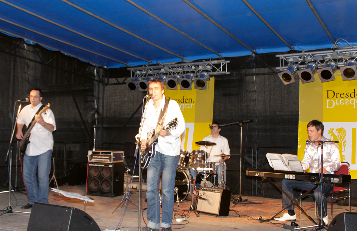 Auftritt der Rock'n'Role Band King Creole zum 100 Jährigem Rathaus Jubiläum am 05.09.2010, im Rathaus Dresden um 13 Uhr.