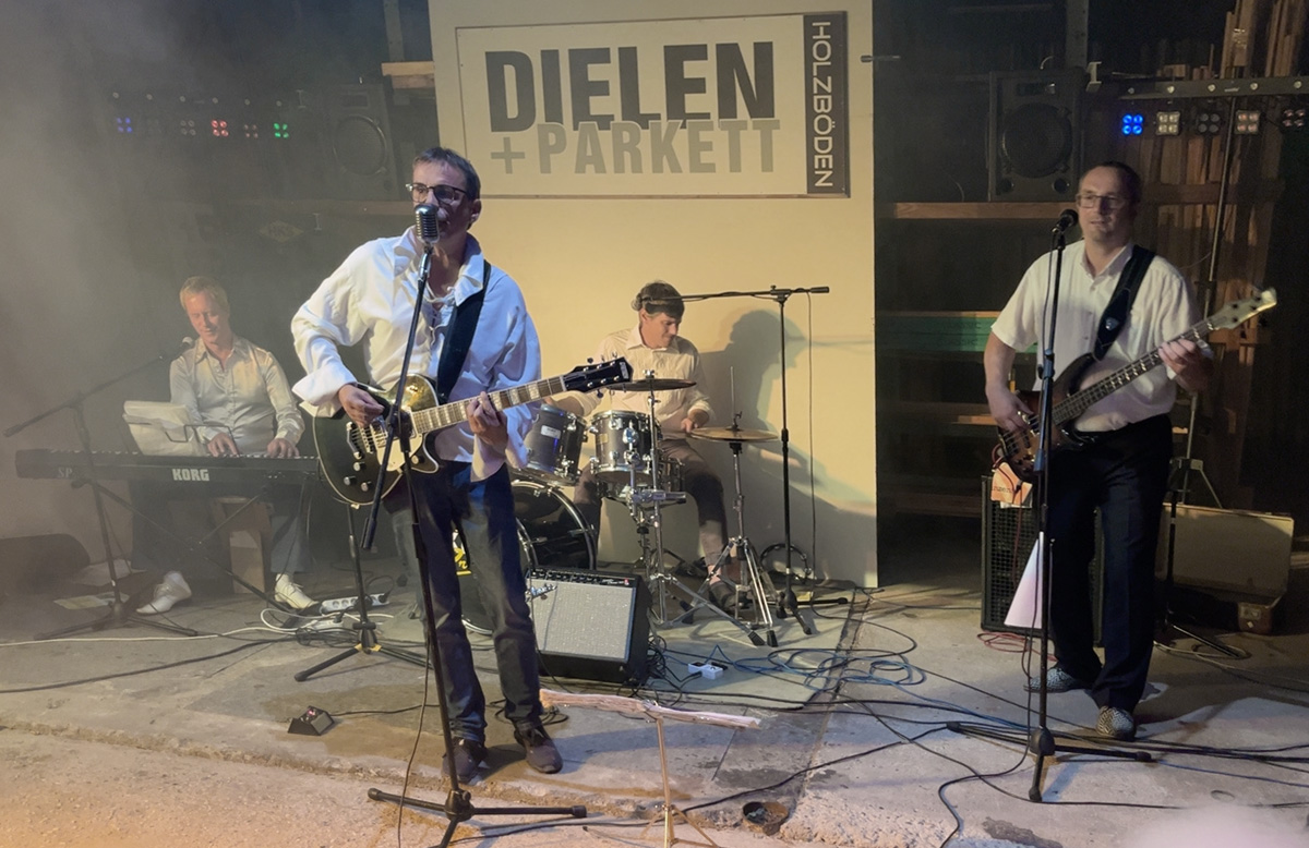 Auftritt der Rock ’n’ Roll Band King Creole am 29.08.2025 bei der 25 Jahre Parkett Kaufhaus Firmenfeier