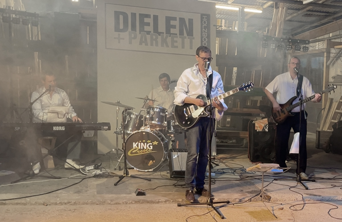Auftritt der Rock ’n’ Roll Band King Creole am 29.08.2025 bei der 25 Jahre Parkett Kaufhaus Firmenfeier