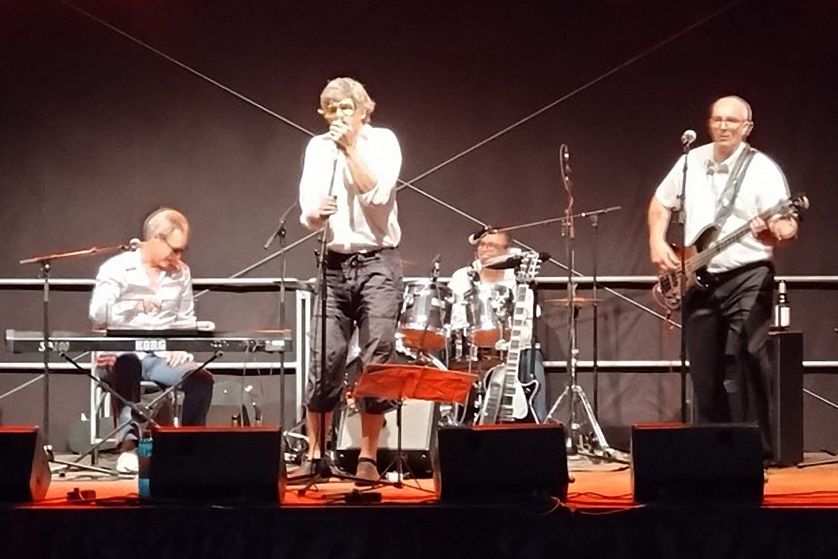 King Creole beim Elbhangfest 2026 auf der Festbühne im Weindorf Pillnitz - Rock’n‘Roll!